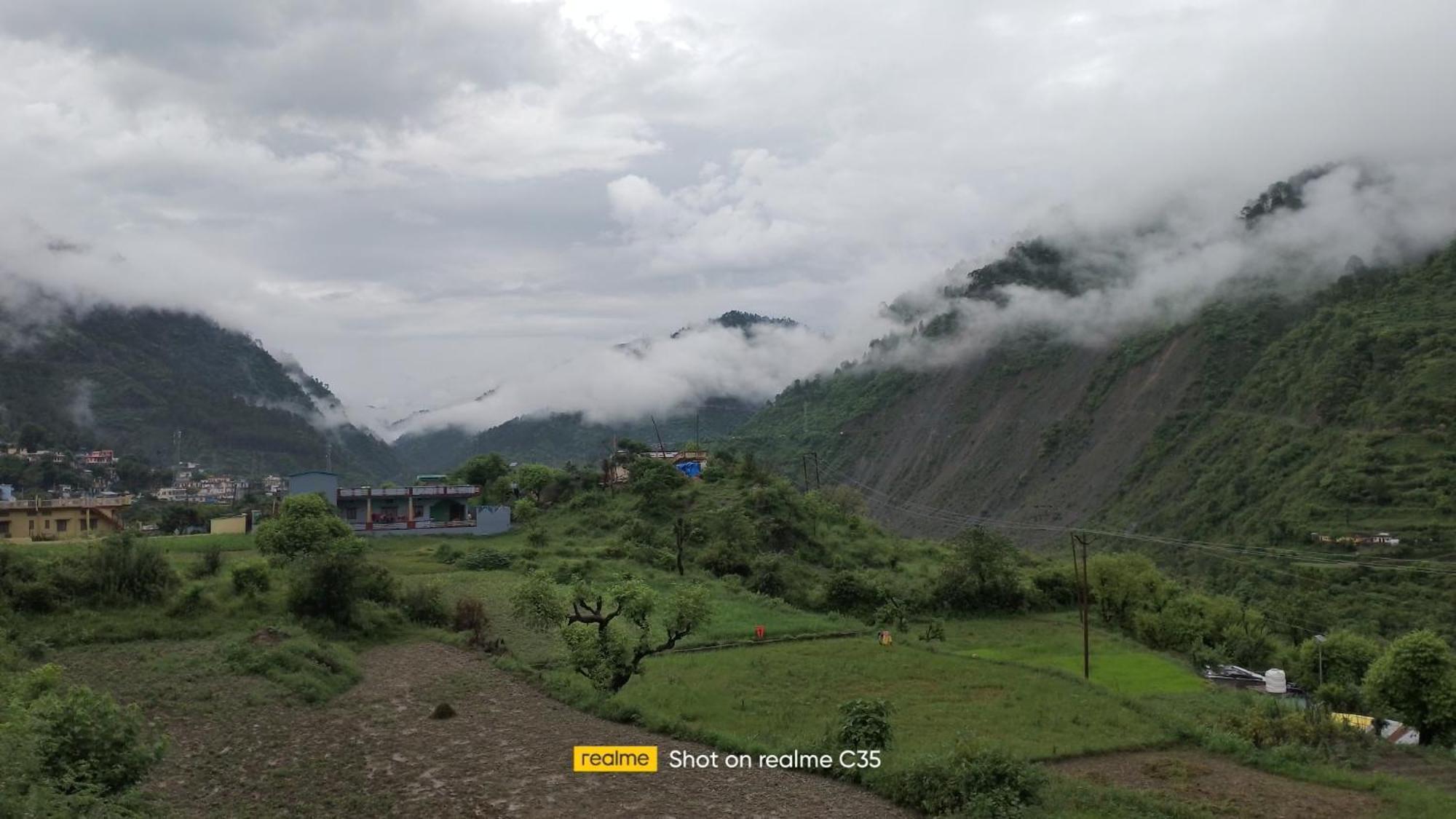 Paras Hotel Uttarkashi Bagian luar foto