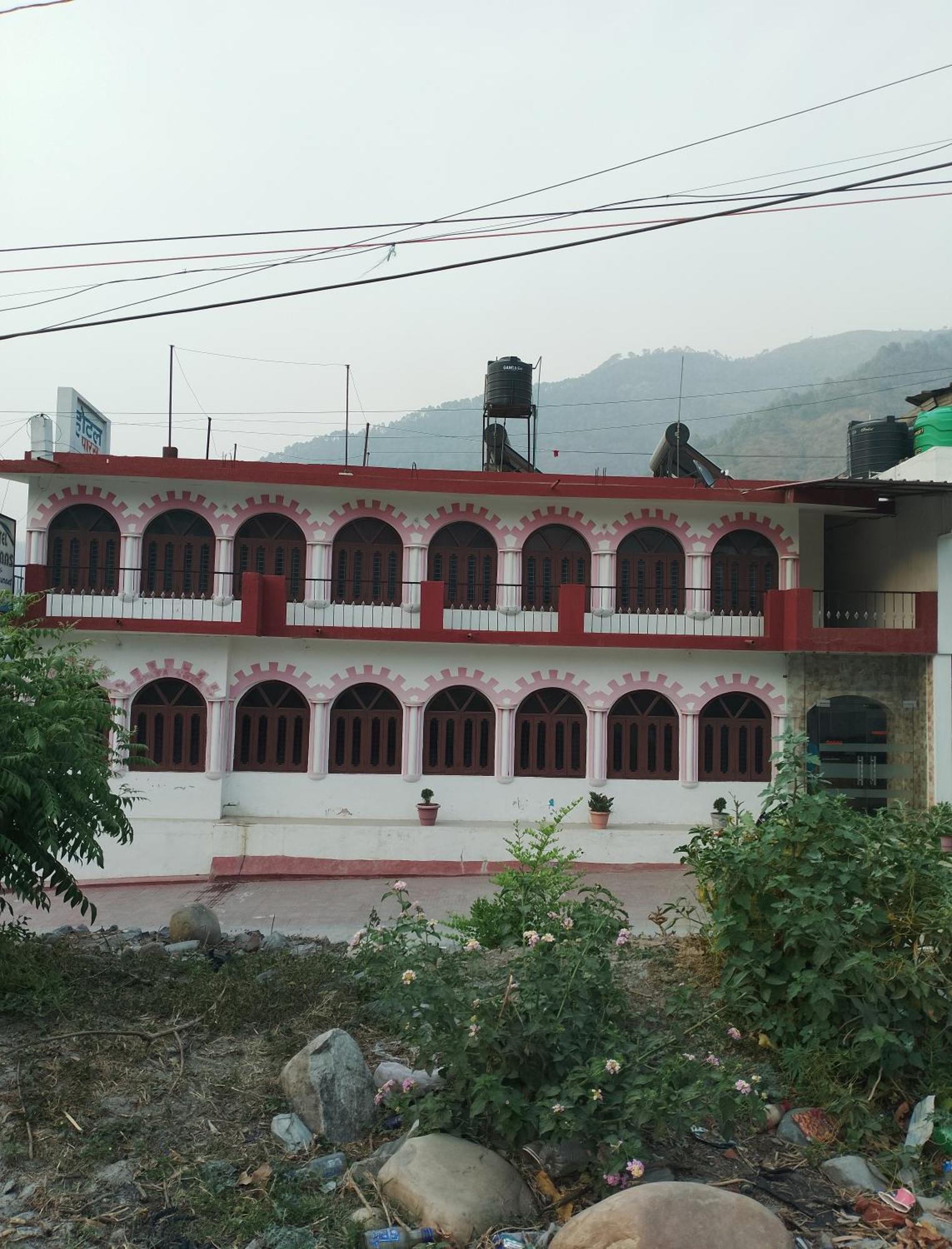 Paras Hotel Uttarkashi Bagian luar foto