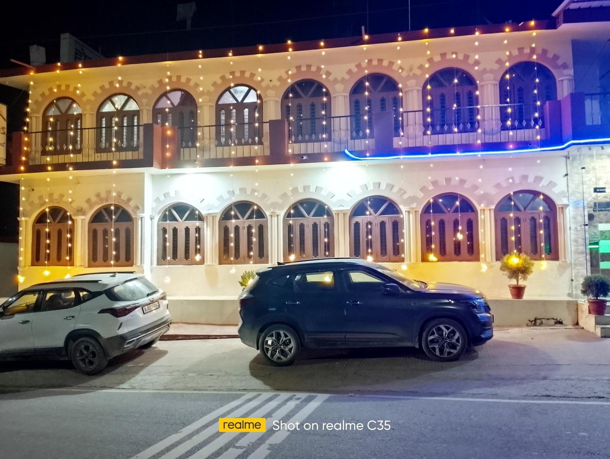 Paras Hotel Uttarkashi Bagian luar foto